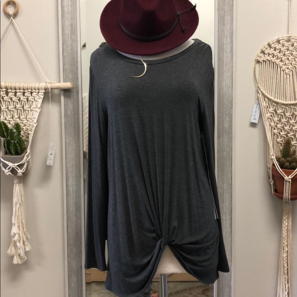 Front knot longsleeve top